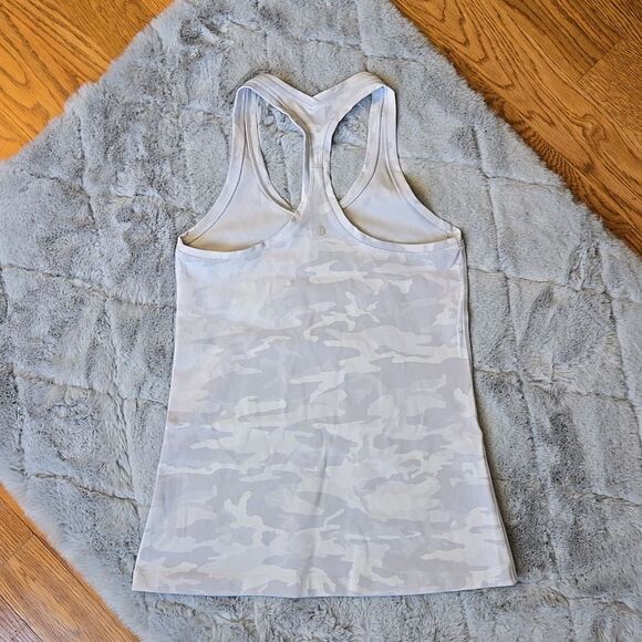 Lululemon Grey/White Camo Print Racerback Tank Top, Women's Small/Medium - Picture 7 of 7